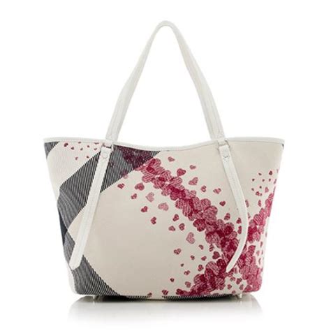 burberry confetti hearts tote|net a porter burberry tote.